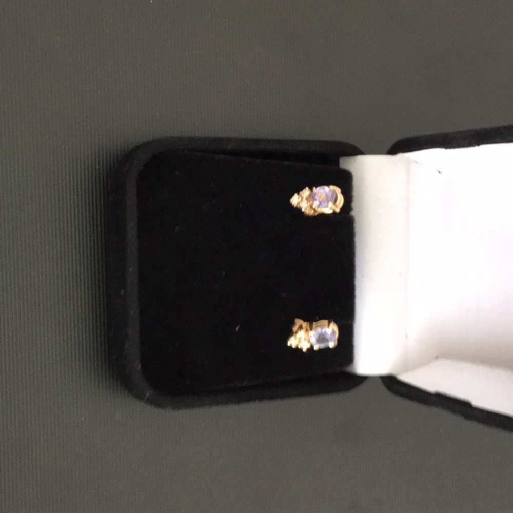14 karat Yellow Gold stud earrings